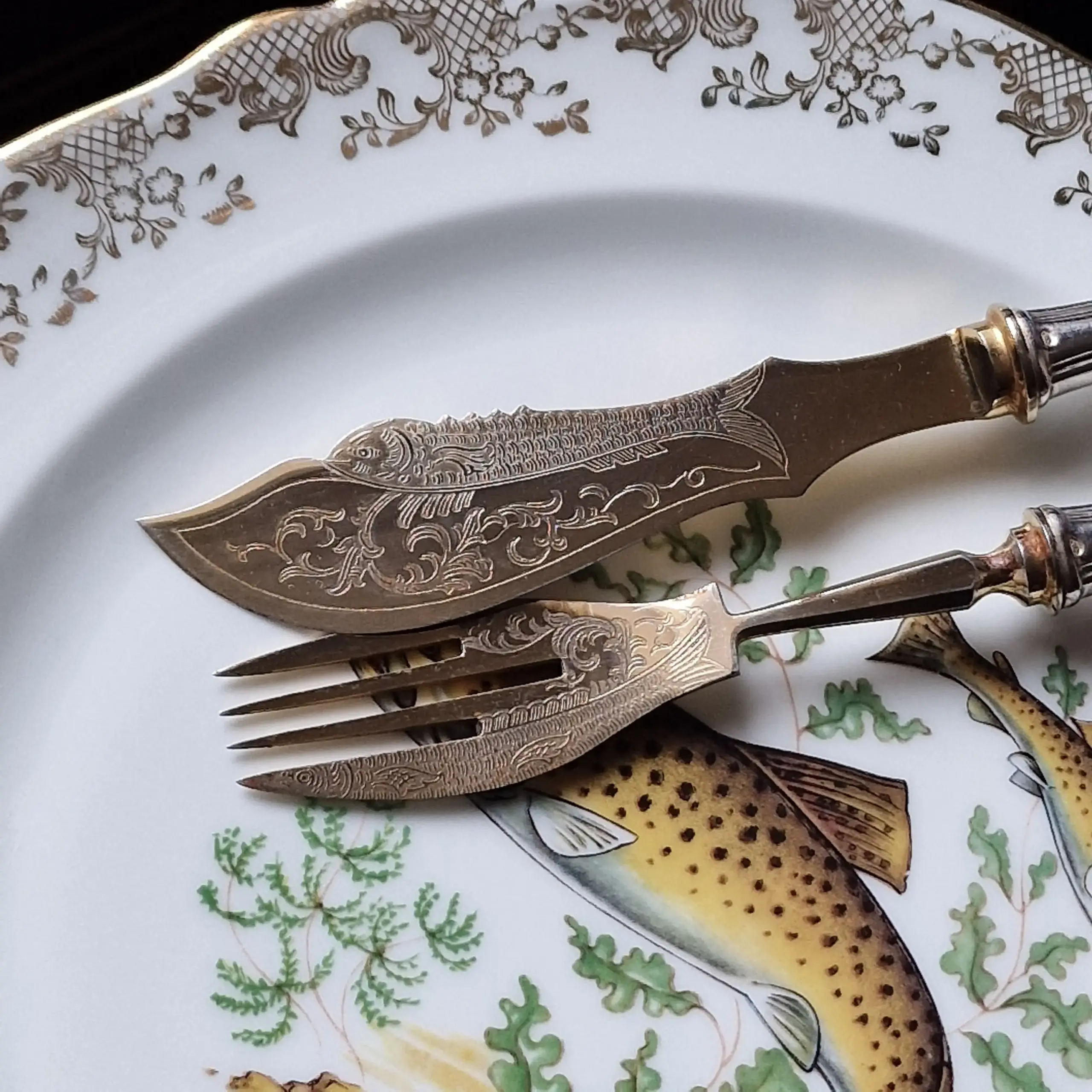 Antique Silver-Plated Fish Cutlery Set for Four with Serving Knife & Fork - Image 2